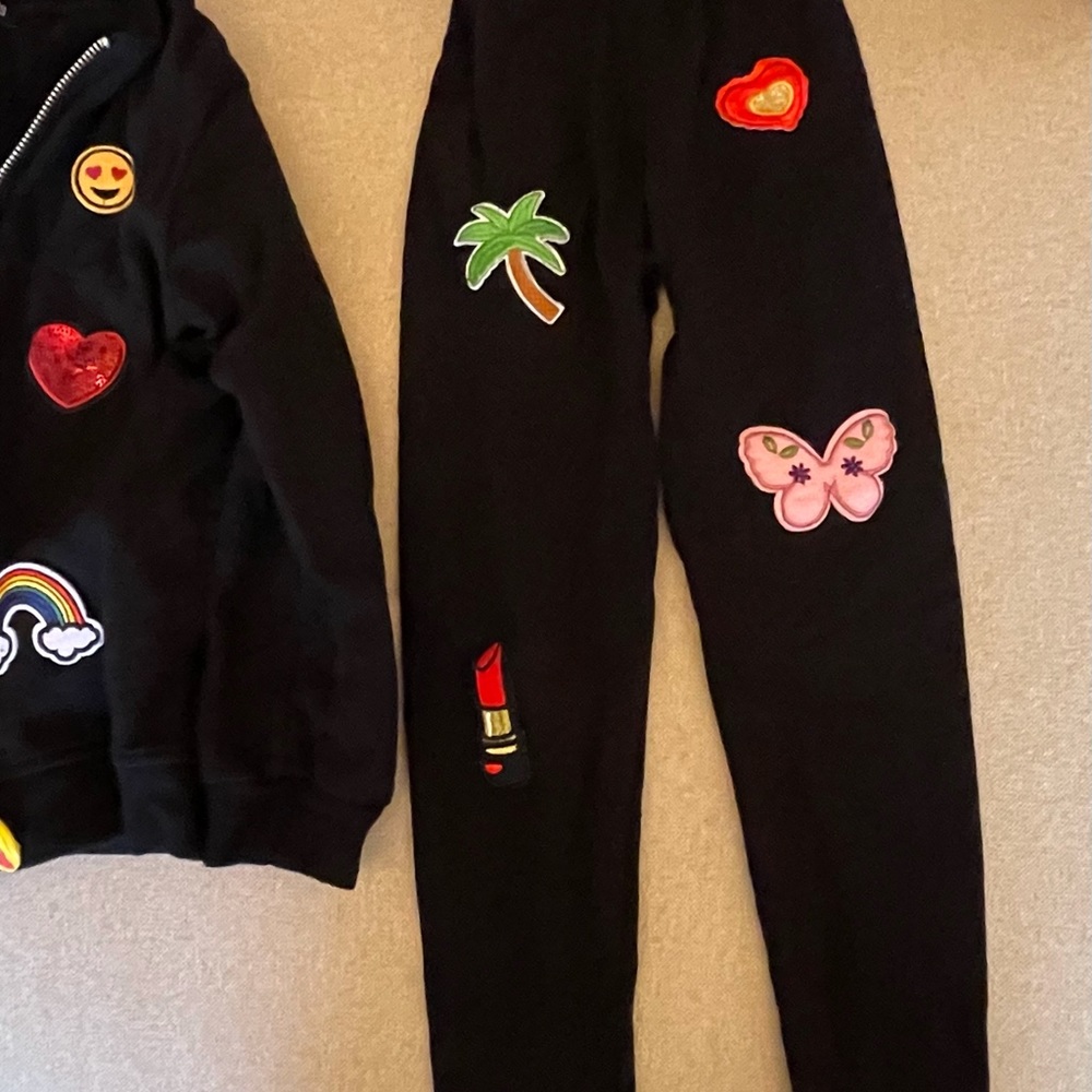 3 Dreamers Girl’s outfit with colorful
Patches size small like new - Picture 3 of 5